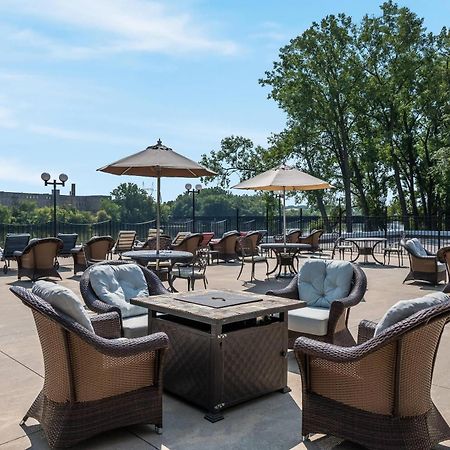 Radisson Hotel Grand Rapids Riverfront Exterior foto