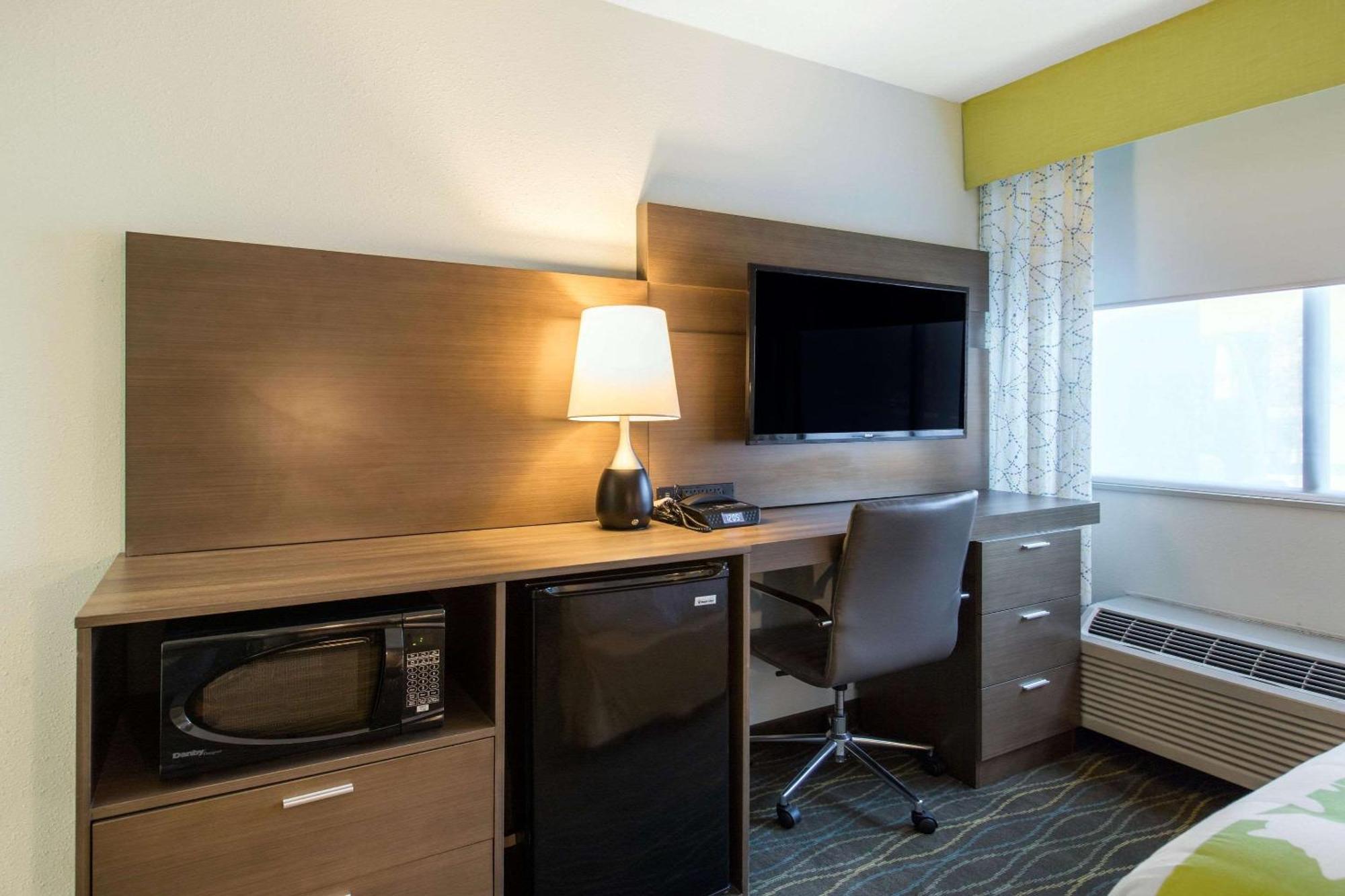 Radisson Hotel Grand Rapids Riverfront Exterior foto