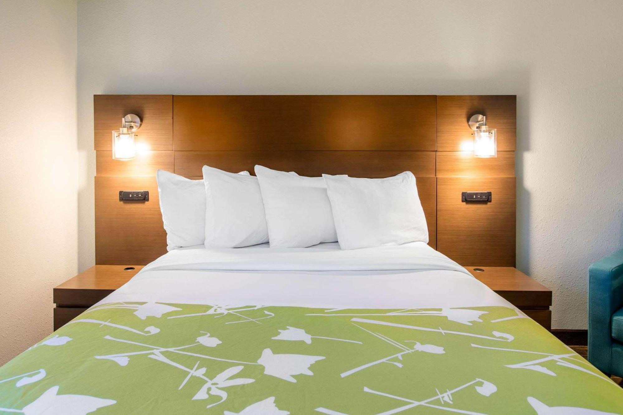 Radisson Hotel Grand Rapids Riverfront Exterior foto