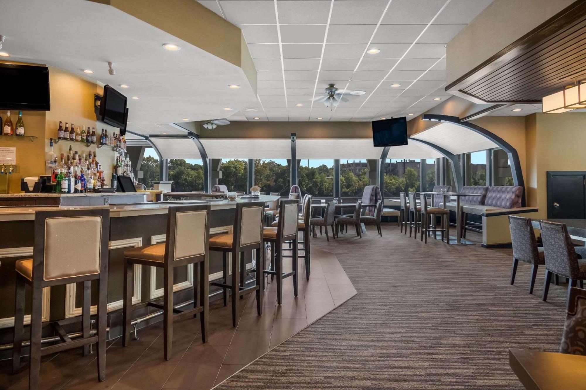 Radisson Hotel Grand Rapids Riverfront Exterior foto