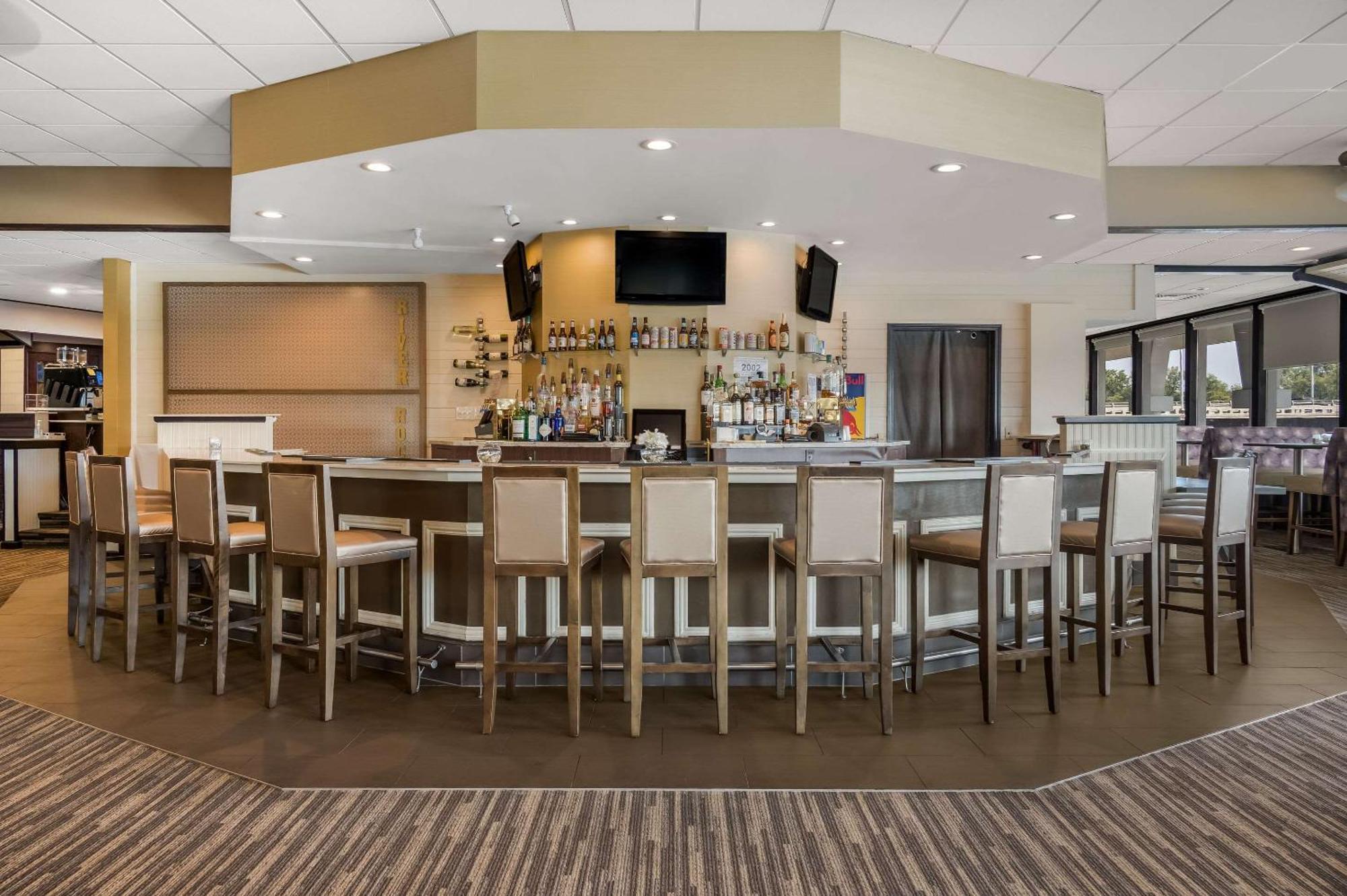 Radisson Hotel Grand Rapids Riverfront Exterior foto