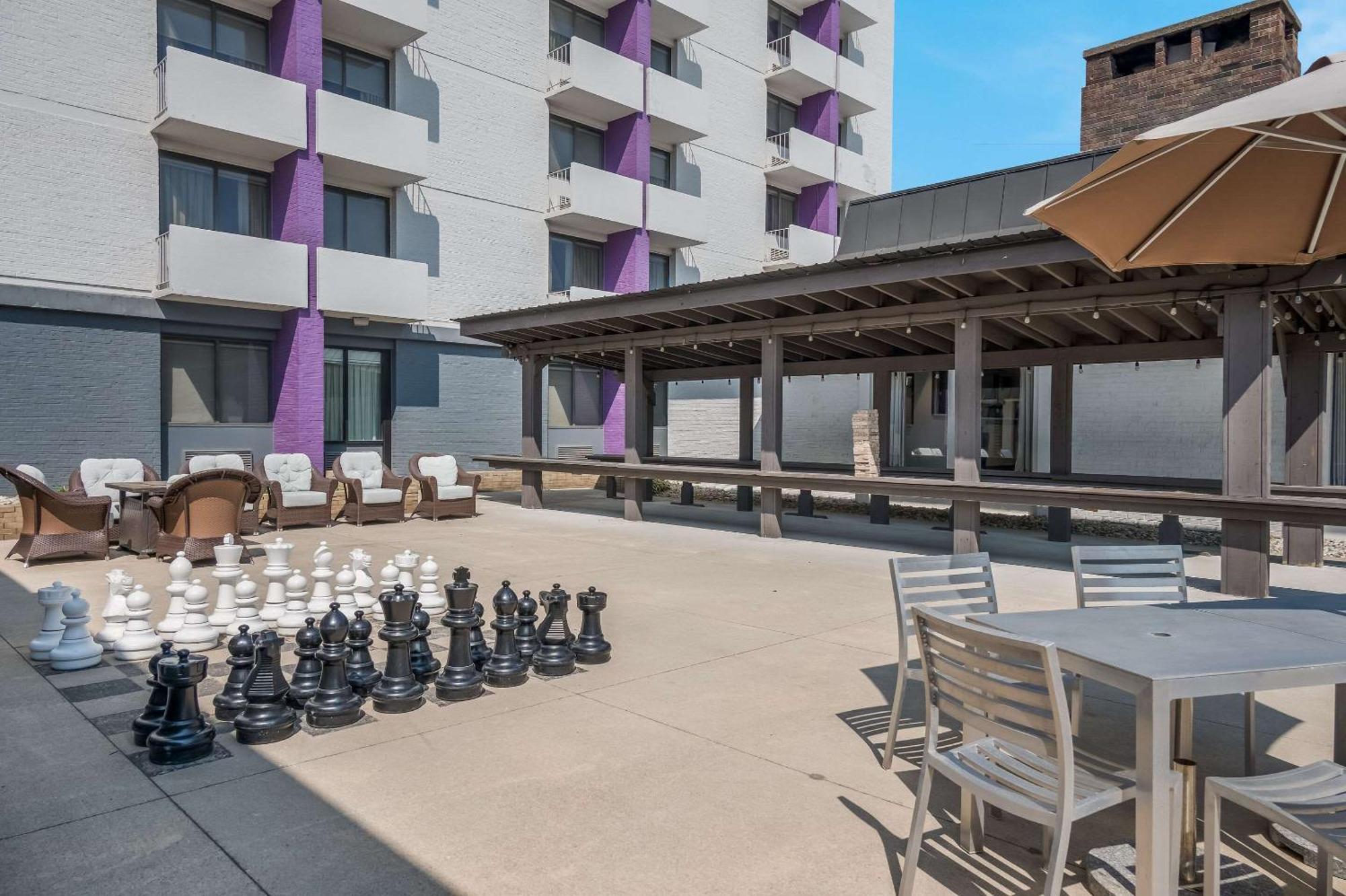 Radisson Hotel Grand Rapids Riverfront Exterior foto