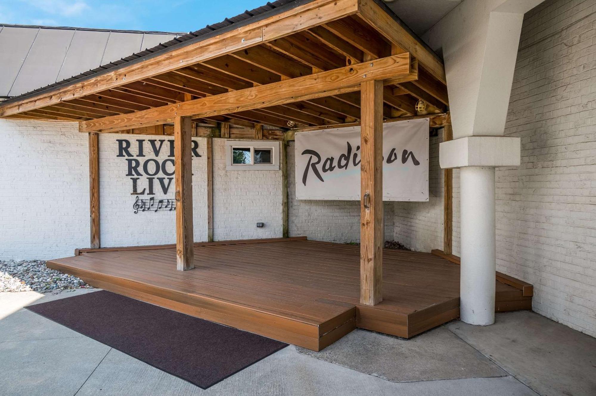 Radisson Hotel Grand Rapids Riverfront Exterior foto