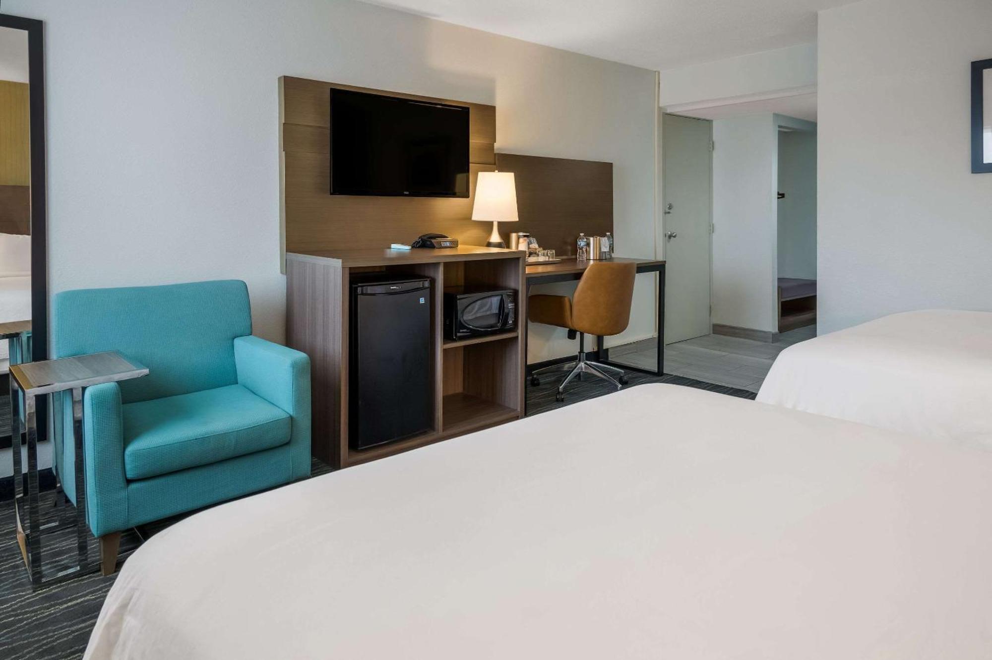 Radisson Hotel Grand Rapids Riverfront Exterior foto