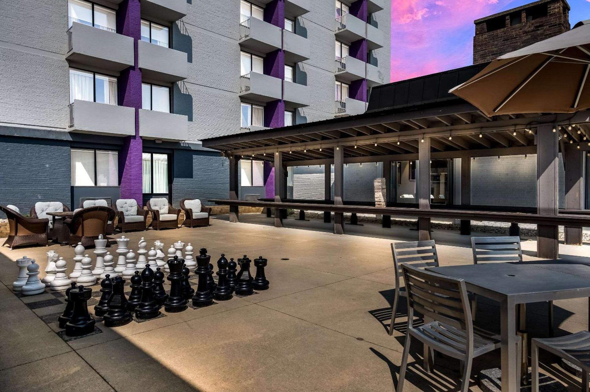 Radisson Hotel Grand Rapids Riverfront Exterior foto