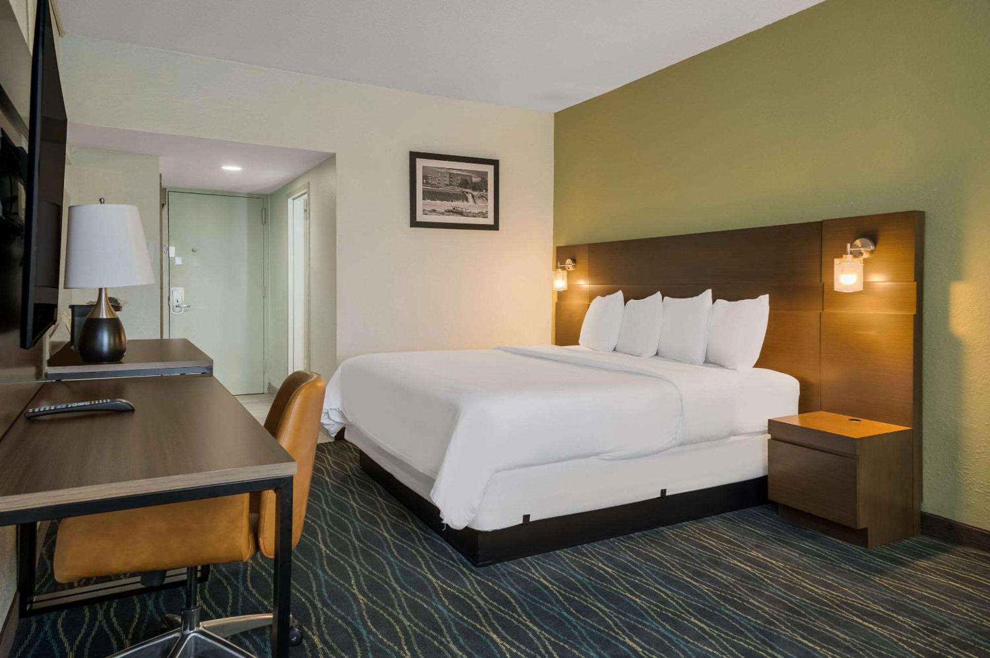 Radisson Hotel Grand Rapids Riverfront Exterior foto