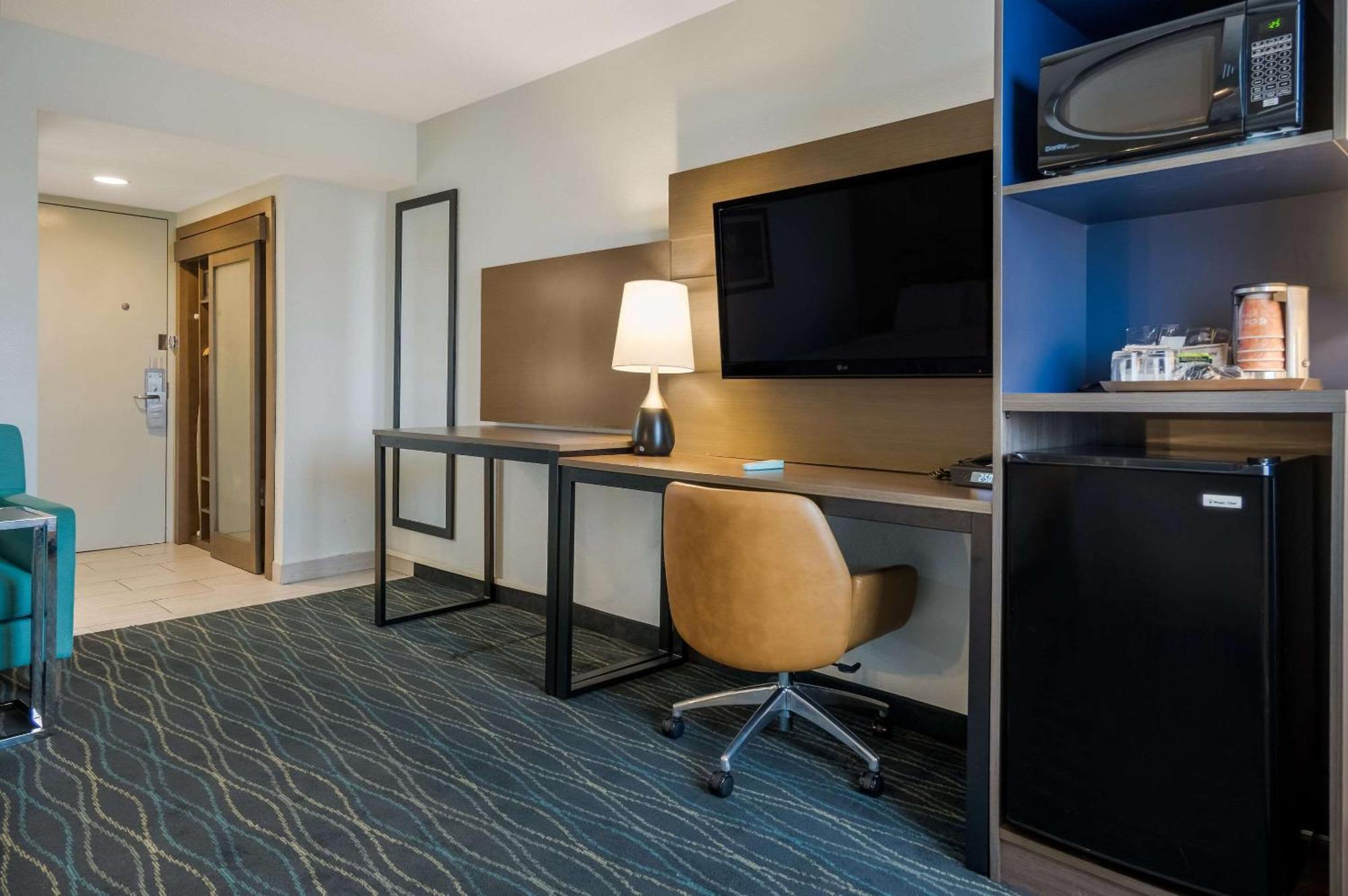 Radisson Hotel Grand Rapids Riverfront Exterior foto