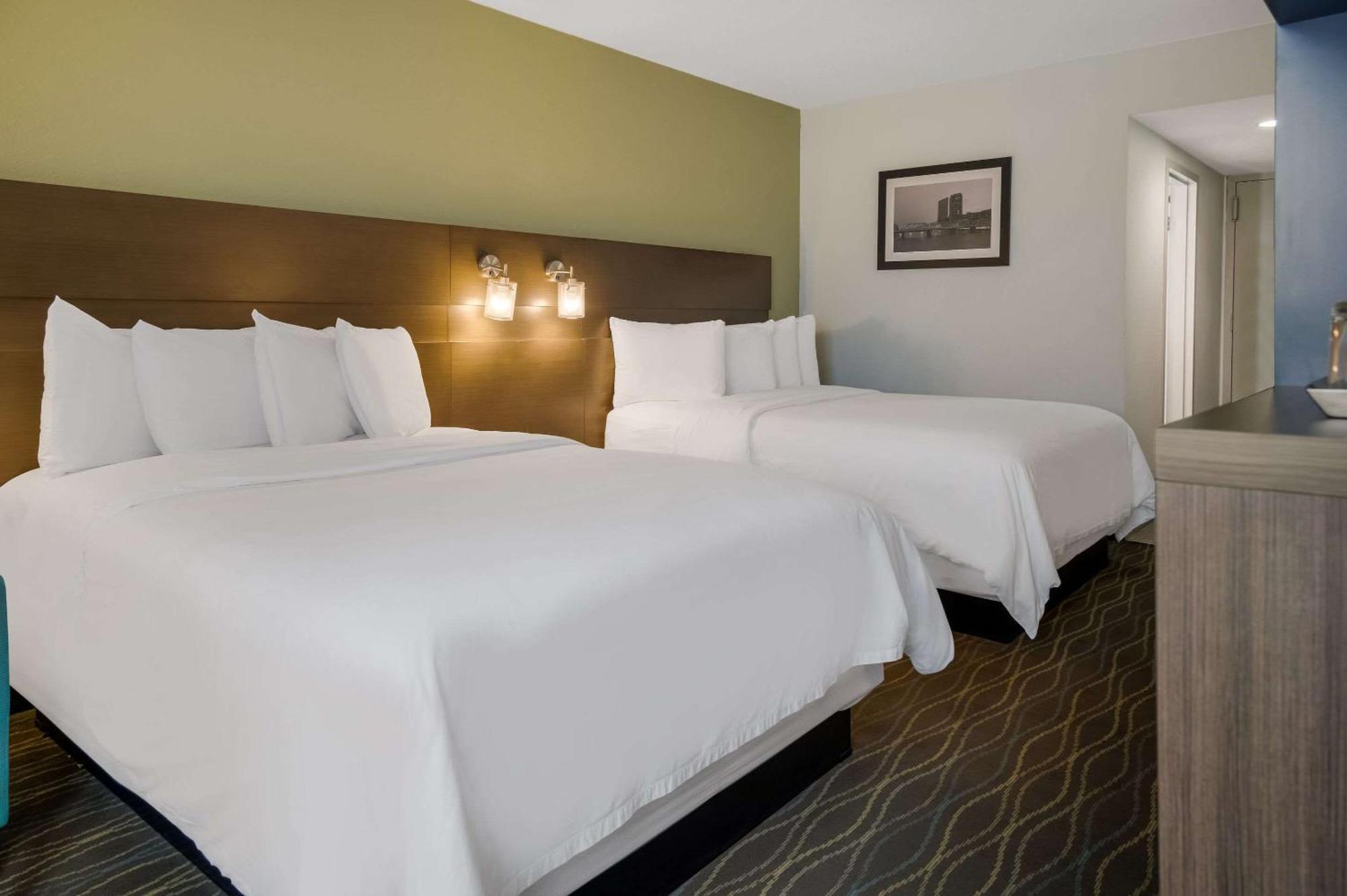 Radisson Hotel Grand Rapids Riverfront Exterior foto