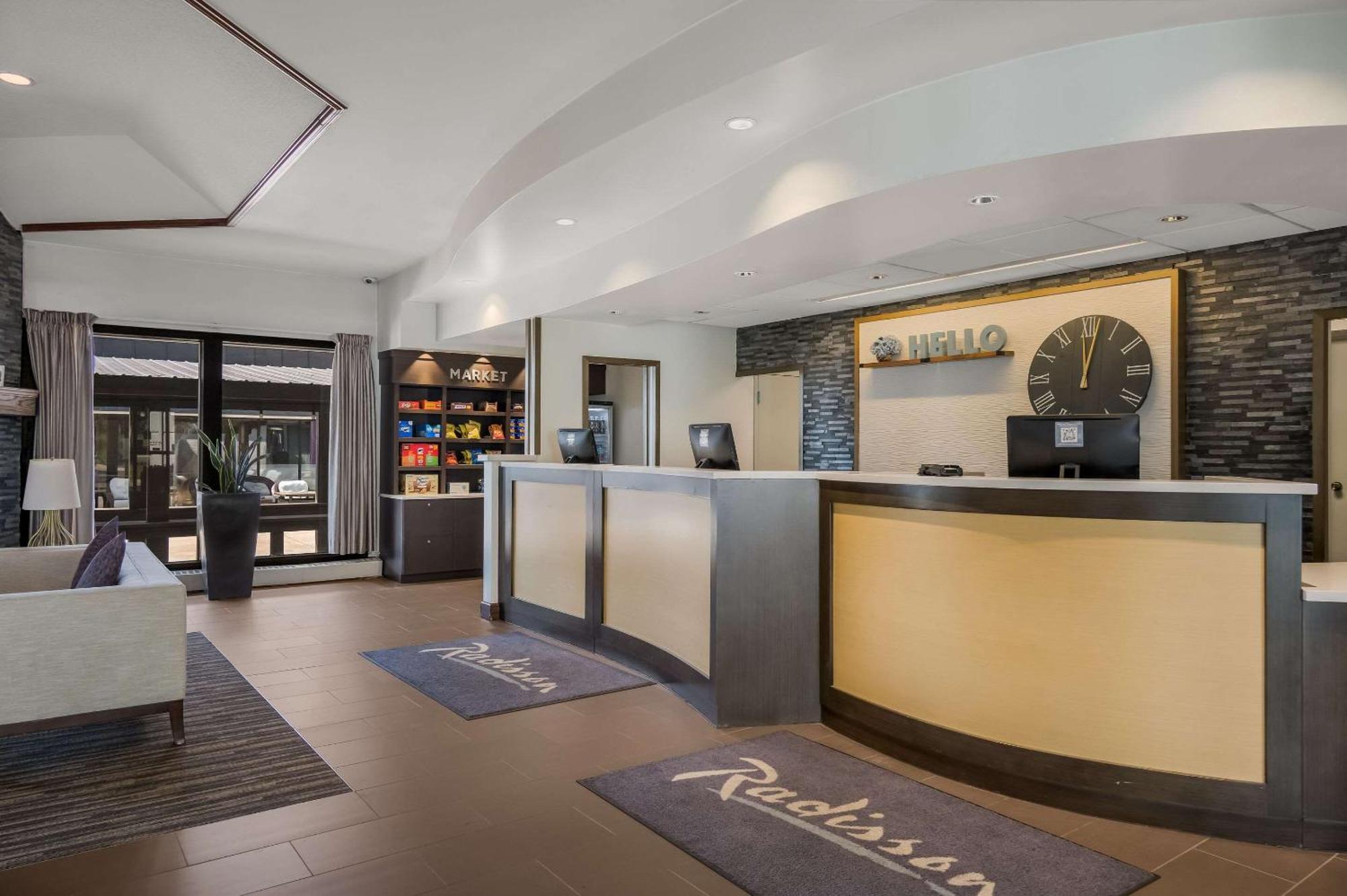 Radisson Hotel Grand Rapids Riverfront Exterior foto