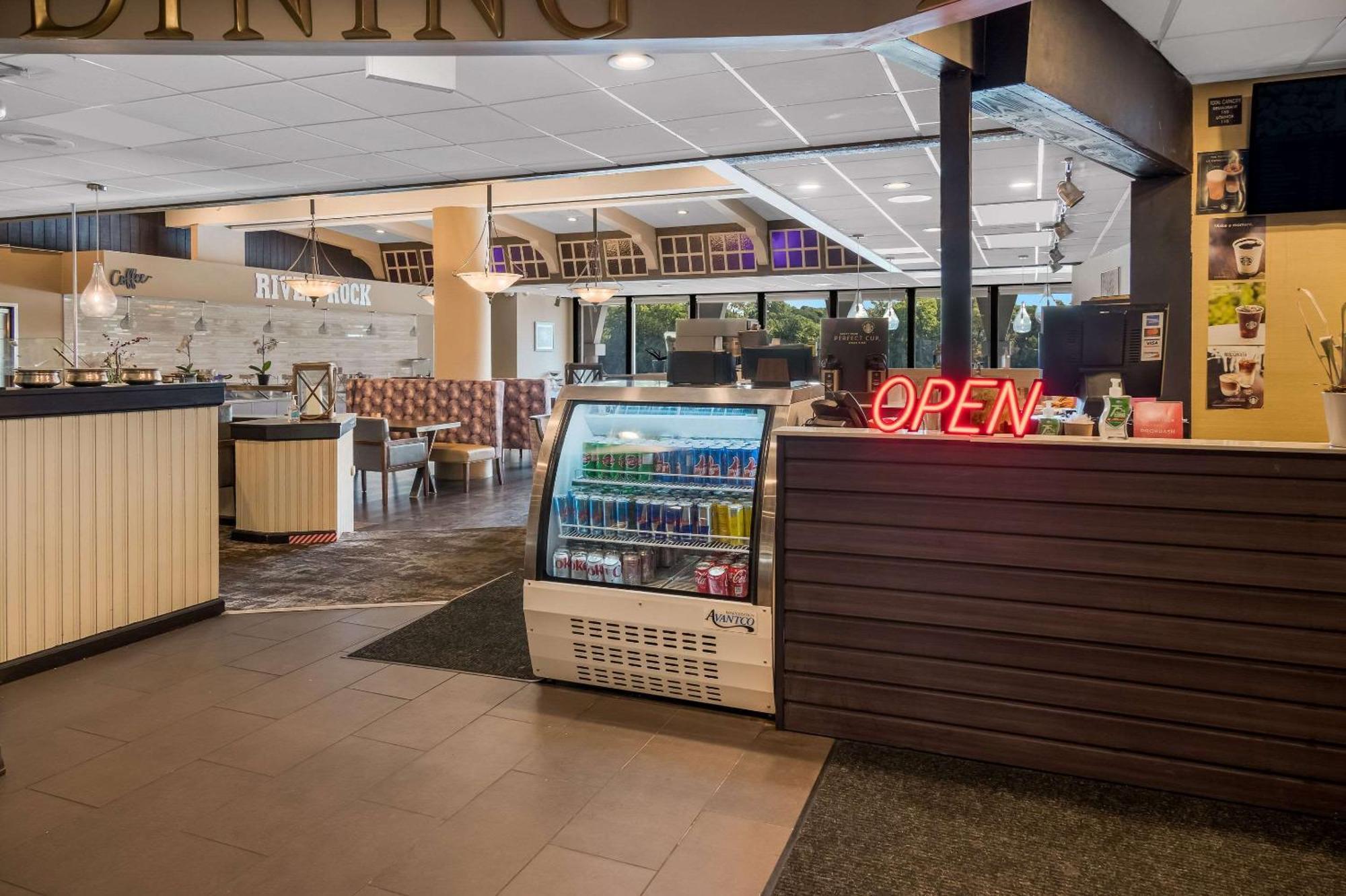 Radisson Hotel Grand Rapids Riverfront Exterior foto